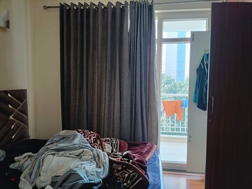 Bedroom in 2 BHK Apartment at Central Park Resorts, Sector 48 – for Rent