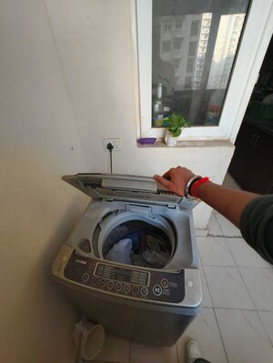 Furnished Amenities in 3.5 BHK Apartment at Gardenia Gateway, Sector 75 – for Rent