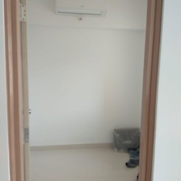 Room in 2 BHK Apartment at Lodha Upper Thane Woodlands C And D, Mankoli – for Sale