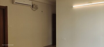 Room in 3 BHK Apartment at Mantri Lithos, Thanisandra – for Rent