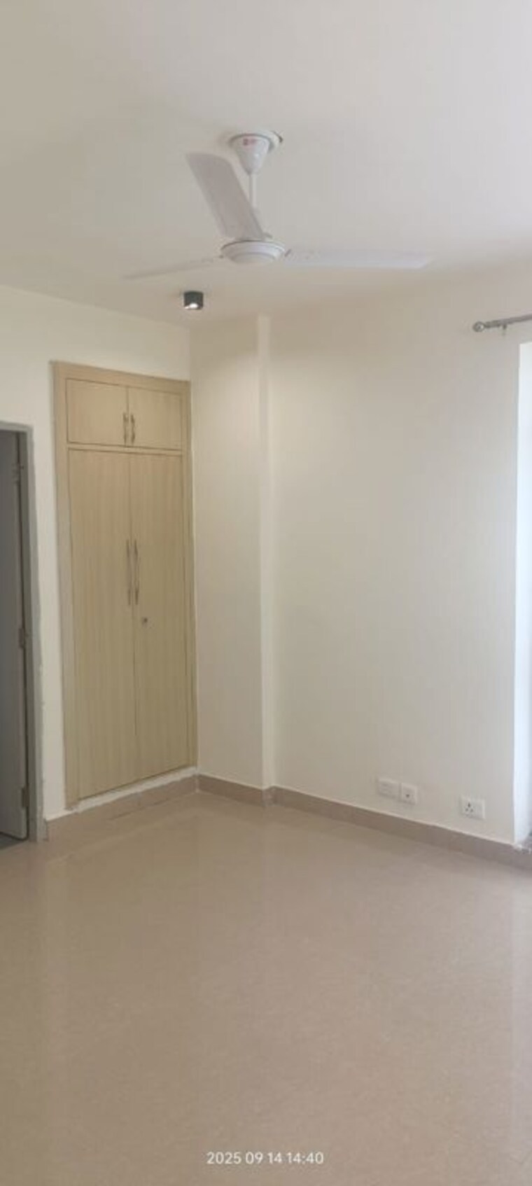 Room, sector 19b dwarka 3 Bedroom 1700 Sq.Ft. Apartment In Sector 19b Dwarka Delhi 9871989