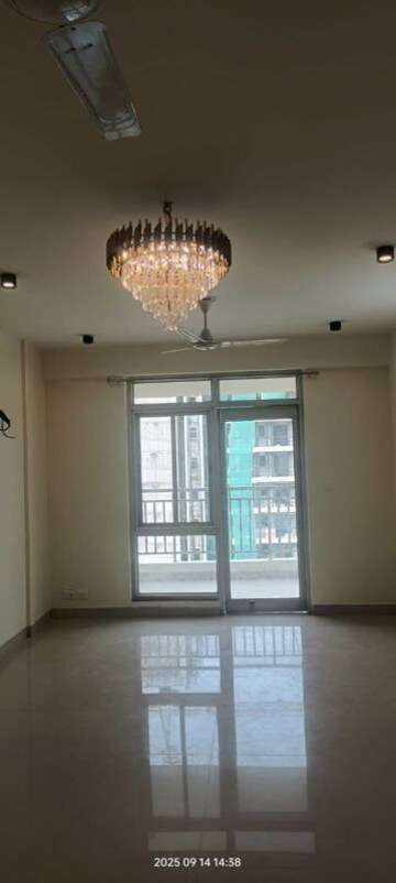 Room in 3 BHK Apartment at Sector 19b Dwarka – for Rent