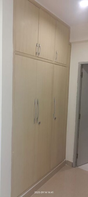 Room in 3 BHK Apartment at Sector 19b Dwarka – for Rent