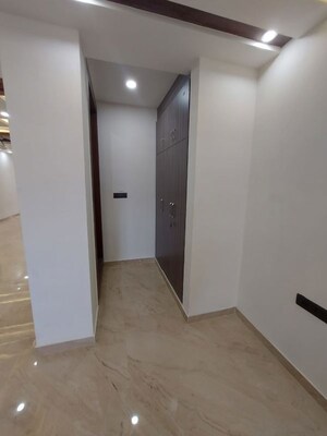 Building Lobby in 3 BHK Builder Floor at Sector 85 – for Sale