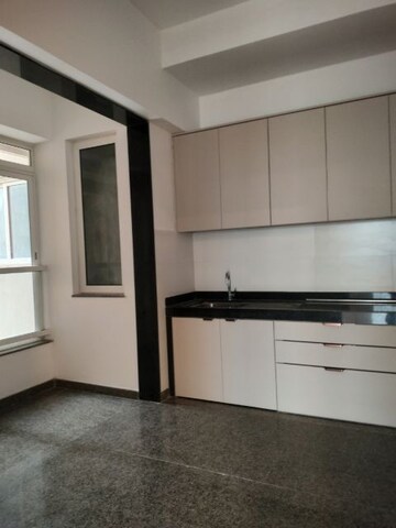 Room in 3 BHK Apartment at Kalpataru Radiance, Goregaon West – for Rent