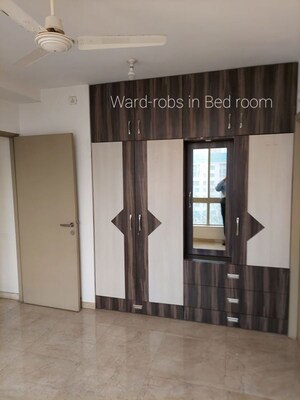 Room in 1 BHK Apartment at Hiranandani Fortuna, Thane West – for Rent