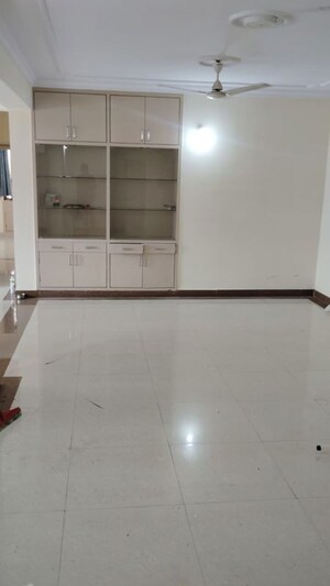  Apartment For Rent in Morabadi