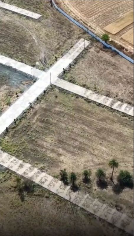 Plot For Sale in Manneguda