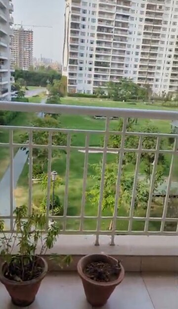 Balcony in 2.5 BHK Apartment at Central Park Resorts, Sector 48 – for Rent