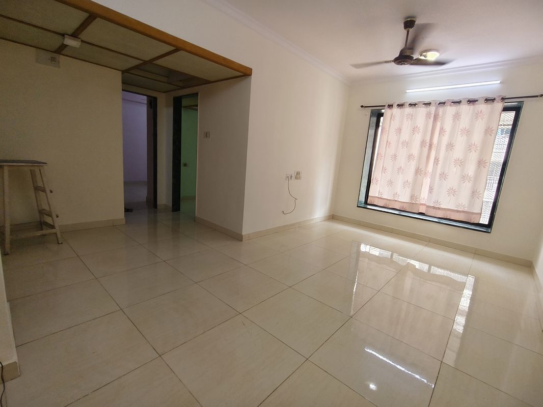2 BHK 900 Sq.Ft. Apartment in Kshitij CHS