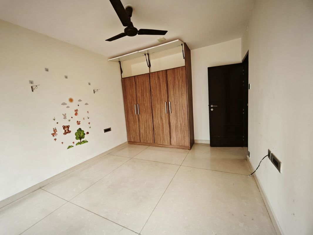 3 BHK 1750 Sq.Ft. Apartment in RNA Continental
