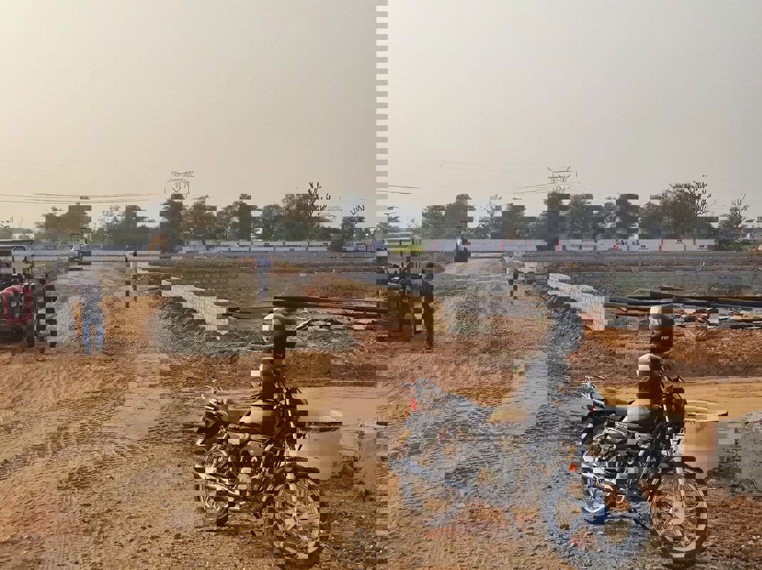 Plot For Sale in Renwal Manji