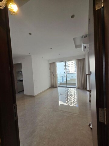 Room in 3 BHK Apartment at Hiranandani Highland, Powai – for Rent