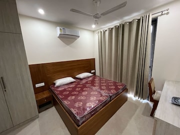 Bedroom in 1 BHK Builder Floor at Sector 42 – for Rent