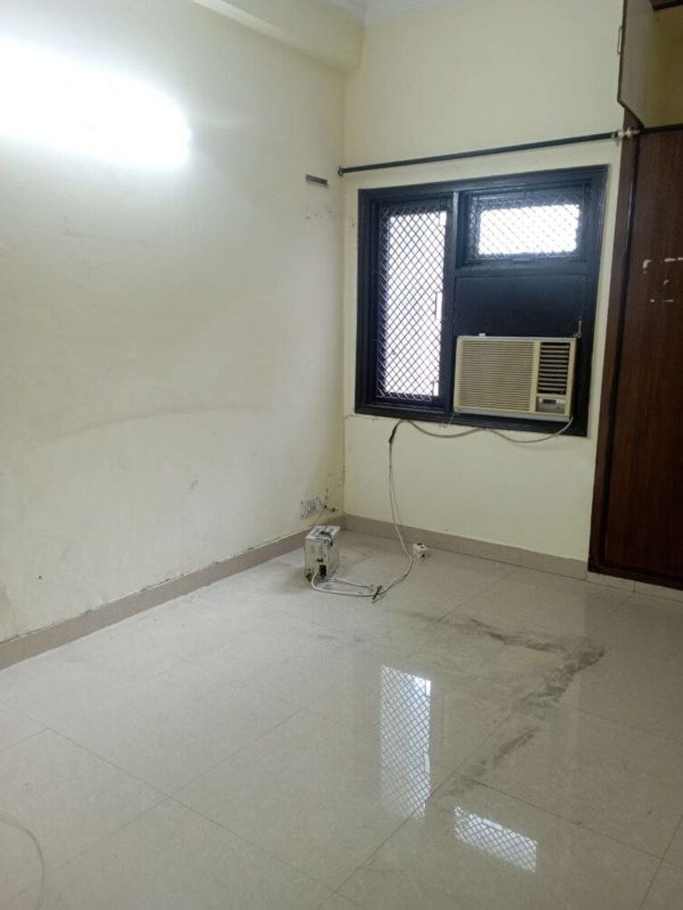 Room, dwarka 2 Bedroom 1800 Sq.Ft. Apartment In Dwarka Delhi 9873880