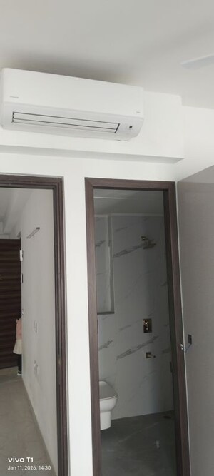 Building Lobby in 3.5 BHK Builder Floor at Smart World Orchard, Sector 61 – for Rent