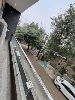 1 RkBuilder Floor For Rent in Sector 52