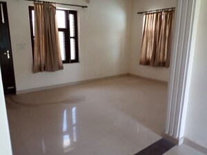 Room in 1 BHK Independent House at Sector 4 – for Rent