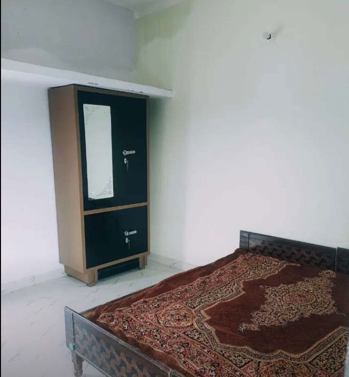 1 BHK Builder Floor For Rent in Sector 5