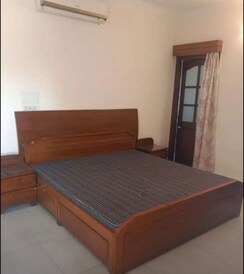1 BHK Builder Floor For Rent in Sector 18