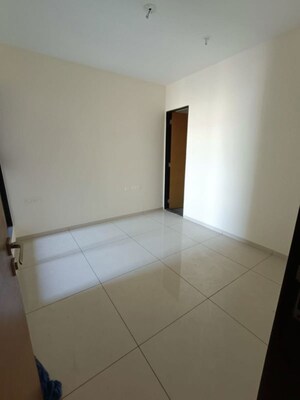 Room in 3 BHK Apartment at Chandak 34 Park Estate, Goregaon West – for Rent