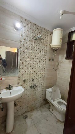 2 BHK Builder Floor For Rent in Panchsheel Vihar