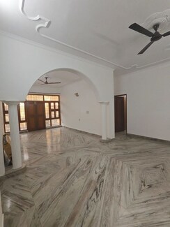 2 BHK Apartment For Rent in Ardee City