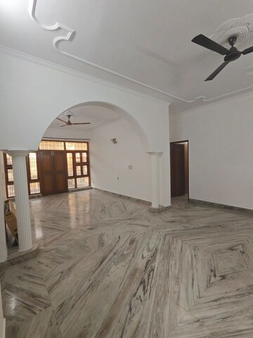 2 BHK Apartment For Rent in Ardee City, Sector 52