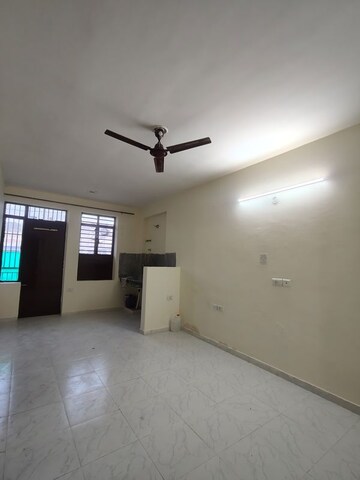 Room in 1.5 BHK Apartment at Omaxe GH6 EWS and LIG, Sarsawan – for Rent