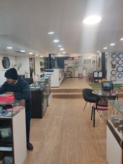 Showroom For Rent in Yusuf Sarai