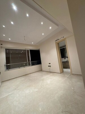 Room in 2.5 BHK Apartment at Marathon Monte South, Byculla West – for Rent