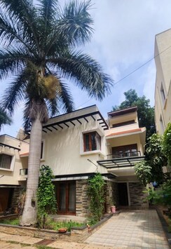 4 BHK + Servant Room Villa For Sale in Whitefield
