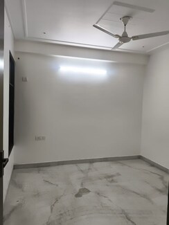 Showroom For Rent in East Of Kailash