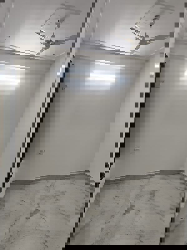 Showroom For Rent in East Of Kailash