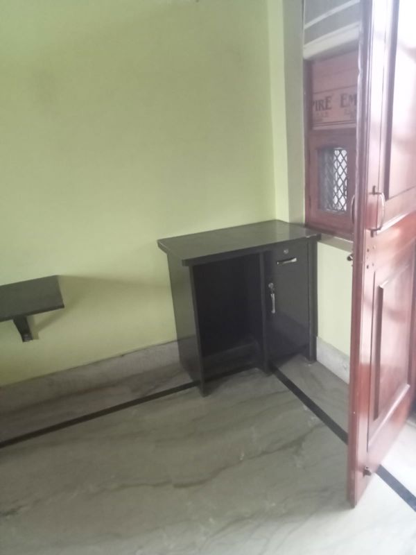 1 BHK + Extra Room Builder Floor For Rent in Sant Nagar