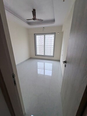 Room in 2 BHK Apartment at Swastik Tulip, Vikhroli East – for Rent