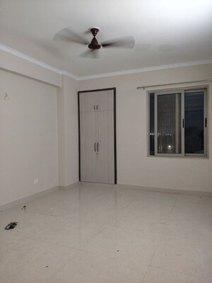 Room in 3 BHK Apartment at Eiffel Vivassa Estate, Bagiamau – for Rent