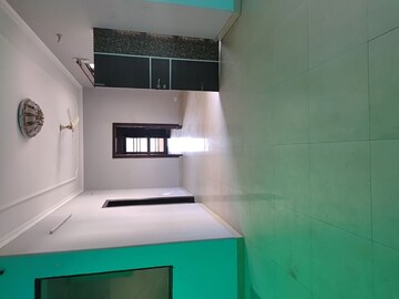 Kitchen in 3 BHK Builder Floor at Tulip Mall, Sector 46 – for Rent