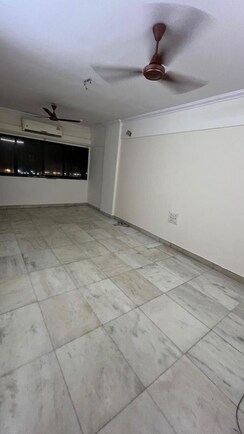 1 BHK Apartment For Rent in Versova Sea Green Apartment