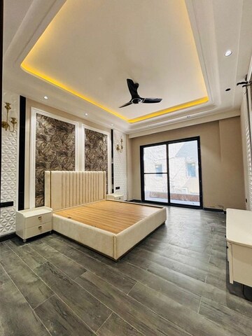 Bedroom in 4 BHK Builder Floor at BPTP Green Oaks, Sector 70a – for Sale