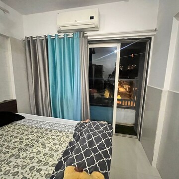 Bedroom in 2 BHK Apartment at Sai Chhaya CHS Khar West, Ram Krishna Nagar – for Rent