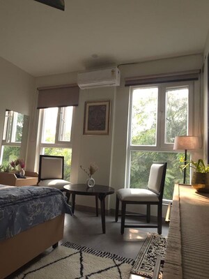 Living Room in 1.5 BHK Independent House at Sector 33 – for Rent