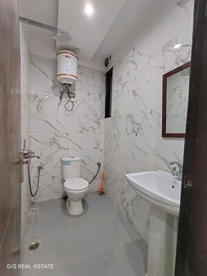 Bathroom in 1 BHK Builder Floor at Palm Residency Chhatarpur, Chattarpur – for Rent