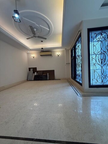 Room in 4 BHK Builder Floor at Greater Kailash I – for Rent