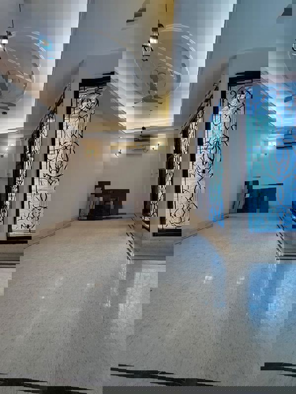 4 BHK + Pooja Room,Servant Room Builder Floor For Rent in Greater Kailash I