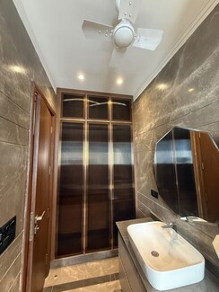 3 BHK + Servant Room Builder Floor For Rent in Safdarjung Enclave