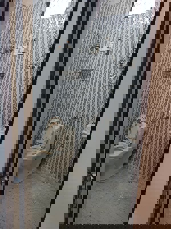 2 BHK Builder Floor For Rent in Lajpat Nagar 4