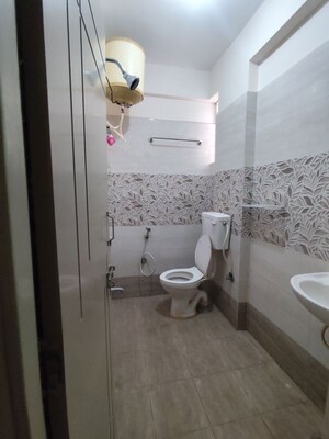 Bathroom in 1 BHK Apartment at Btm Layout 1 – for Rent