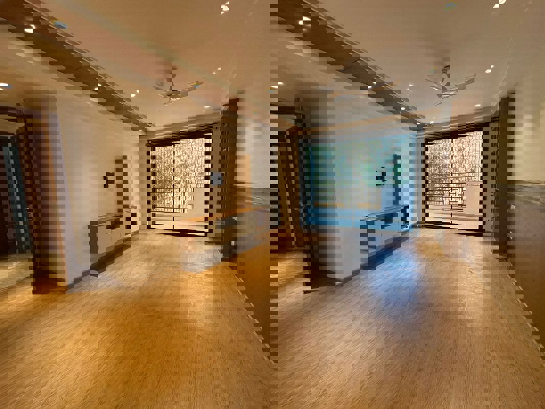 4 BHK + Servant Room 3950 Sq.Ft. Builder Floor in Ansal Royale Casa