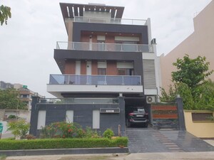 6+ BHK Independent House – Exterior View View at Noida Central - for Sale